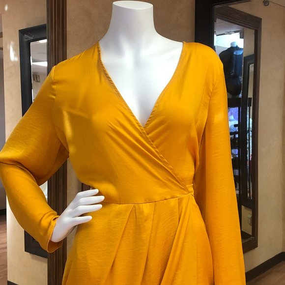 MISSGUIDED MUSTARD RUCHED SIDE DRESS NWT - Picture 6 of 8
